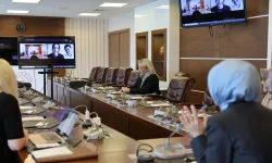 Bakan Göktaş'tan 'koruyucu aile' konulu bitirme projesine destek