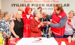 Kızılay’dan Anneler Günü’ne özel kutlama