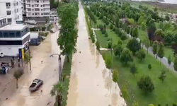 Trabzon'da sel sularına kapılan kişi aranıyor
