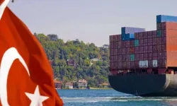 Trump, Türkiye'ye uygulanacak ek vergiyi yüzde 10'dan 15'e çıkartarak onayladı! Ticaret Bakanlığı "Olumlu ayrıştık" dedi