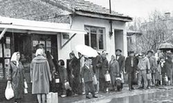 Mahfi Eğilmez: Eski Türkiye'de Kuyruklar Vardı