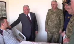 Metan gazından etkilenen askerlere GATA’da ziyaret