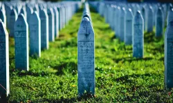 Dünyanın gözü önünde katliam! Srebrenitsa kurbanları anılıyor...