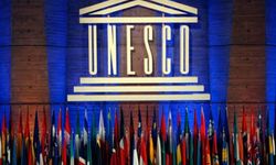 Trump, İsrail karşıtı söylemler ve Filistin'in üyeliğe kabul edilmesi nedeniyle ABD'yi UNESCO'dan çekiyor