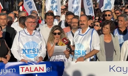 Van Büyükşehir Belediyesi'nde kayyım tarafından işten çıkarılan 223 işçi ile protesto