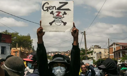 Madagaskar'da Z kuşağı protestoları; Devlet Başkanı, hükümetini feshedeceğini açıkladı