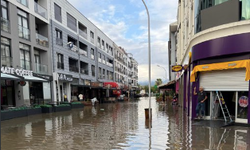 Sağanak yağış tatil merkezini hayatı felç etti