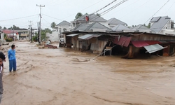 Asya, olağanüstü sellerle mücadele ediyor