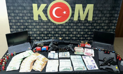 ‘Gümrük geçişinde rüşvet’ operasyonunda memurların da olduğu 26 kişi tutuklandı