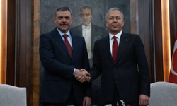 İçişleri Bakanlığı'nda Yerlikaya, görevi Çiftçi'ye devretti