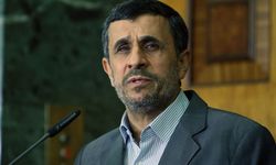 İran basını: Eski Cumhurbaşkanı Ahmedinejad, korumalarıyla birlikte füze saldırısında hayatını kaybetti