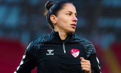 Süper Lig'de 22 yıl sonra orta hakem olarak bir kadın görev yaptı