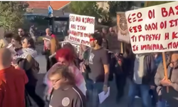 Güney Kıbrıs'ta, "ölüm üsleri defolsun" protestoları