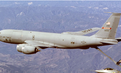 ABD'ye ait yakıt ikmal uçağı Irak'ta düştü