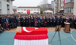 Öğrencinin saldırısı sonucu yaşamını yitiren öğretmen Çelik için okulunda tören düzenlendi