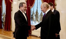 Putin: İran halkının, bağımsızlığı ve egemenliği için cesurca ve kahramanca mücadele ettiğini görüyoruz