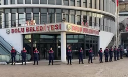 Bolu Belediyesi’nde jandarma ekipleri arama yapıyor