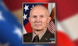 ABD İran'a karşı savaş yürütürken, istifası istenen Genelkurmay Başkanı emekliye ayrılıyor