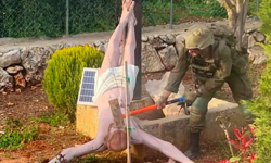 Çarmıha gerilmiş İsa heykelinin başına balyozla vuran İsrail askeri, uluslararası kriz yarattı