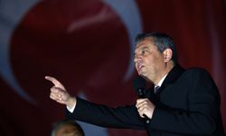 Özel, kararı “yargı eliyle siyasi müdahale” olarak nitelendirdi