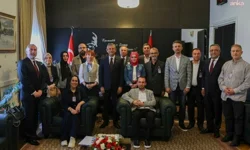 Özel, KHK’lılar Platformu temsilcileri ile görüştü