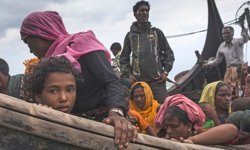 Arakanlı mültecileri taşıyan teknenin Andaman Denizi'nde alabora olması sonucu 250 kişi kayboldu