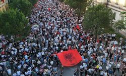 Arnavutluk'ta Trump bağlantılı tatil köyüne protestolar büyüyor