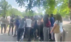 Hak arayan 14 öğretmen ters kelepçeyle gözaltına alındı