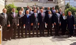 İstanbul'da üç ilçe belediye başkanı AKP'ye katıldı
