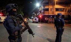 Güney Afrika’da eğlence yerlerine yönelik iki ayrı silahlı saldırıda en az 27 kişi hayatını kaybetti