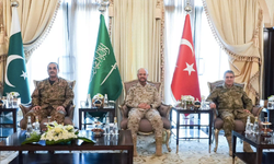 Mekke Anlaşması'nın tarafları olan Türkiye, Suudi Arabistan ve Pakistan'ın genelkurmay başkanlarından acil toplantı