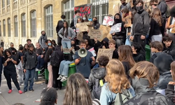 Daha Paris'deki ana yürüyüş başlamadan; Fransa'daki öğrenci protestolarına yaklaşık 90.000 kişi katılıyor