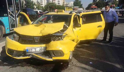 Ehliyetsiz yola çıktı, 8 araç birbirine girdi, 6 kişi yaralandı!