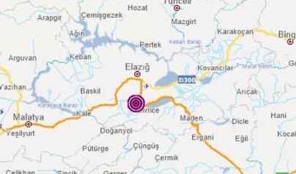 Elazığ'da deprem paniği