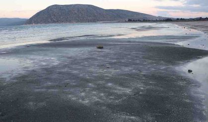 "Salda Gölü kuraklık nedeniyle 10 yılda 30 metre çekildi"