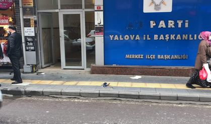 Yalova AK Parti İl Başkanlığı binasına saldırı