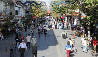 Bu ilçenin nüfusu 51 ilden büyük!