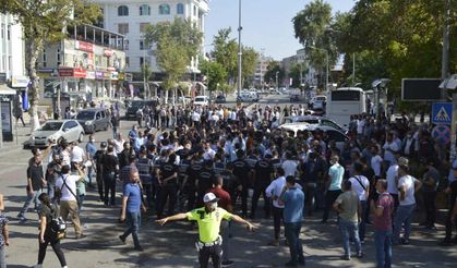 Adıyaman'da, tütün satıcıları ve polis arasında arbede 