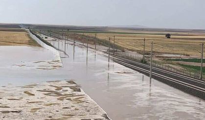Sel sonrası YHT hattı ulaşıma açıldı