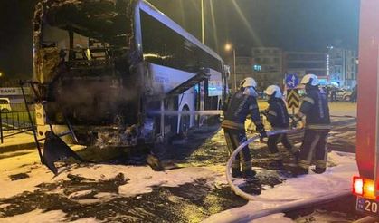 Yolcu otobüsünde seyir halinde yangın çıktı