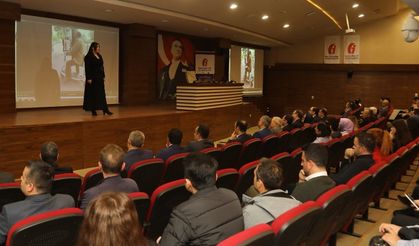 Gaziantep'te Vergi Dairesi personeline 'metaverse' konferansı
