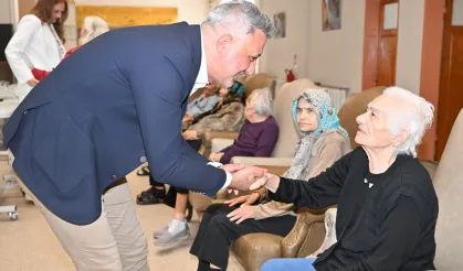 Manisa Büyükşehir'den huzurevi sakinlerine bayram ziyareti