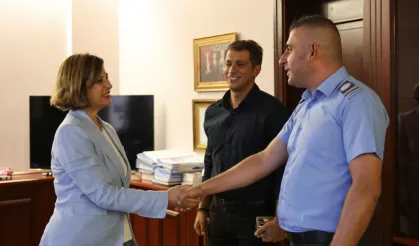 Yolcusunu hastaneye yetiştiren şoförden insanlık örneği