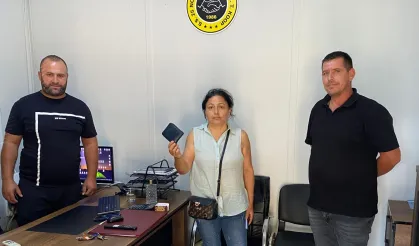 Keşan’da minibüs şoföründen örnek davranış... Unutulan cüzdanı sahibine teslim etti