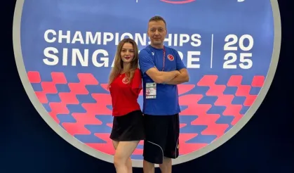 Milli paralimpik yüzücü Sümeyye Boyacı, dünya üçüncüsü oldu