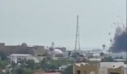 İran füzelerinin Bahreyn'deki bir ABD deniz üssünü vurduğu an