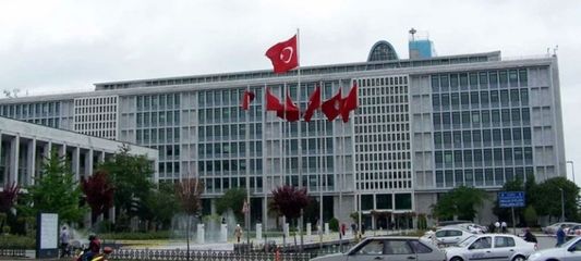 Hakkını arayana kelepçe!