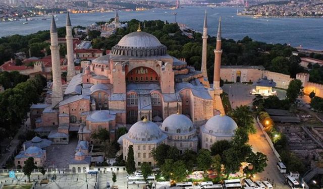 Yabancılar Ayasofya'yı 25 euroya gezebilecek