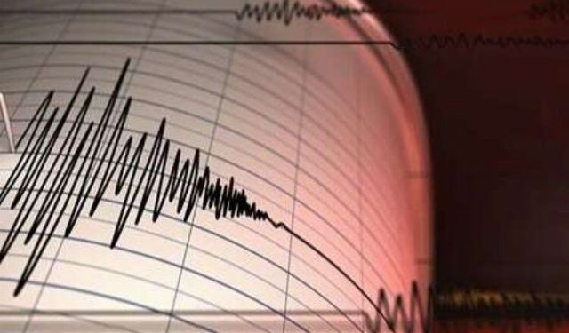 Sivas'ta 10 dakika arayla iki deprem; Okullar tatil edildi