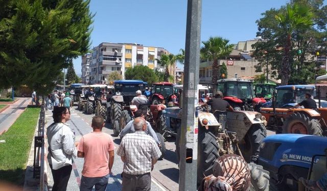 Çiftçilerden fiyat tepkisi; Traktörlerle yol kapattılar